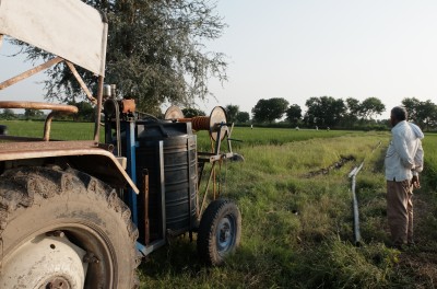 Spraying Rice with Pesticide Cocktail Sep 2018