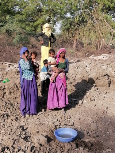 Kanwarpura I Minor Labouring Women with Children Apr 2025