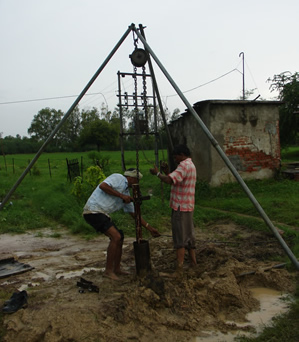 Lowering Borewell Pump